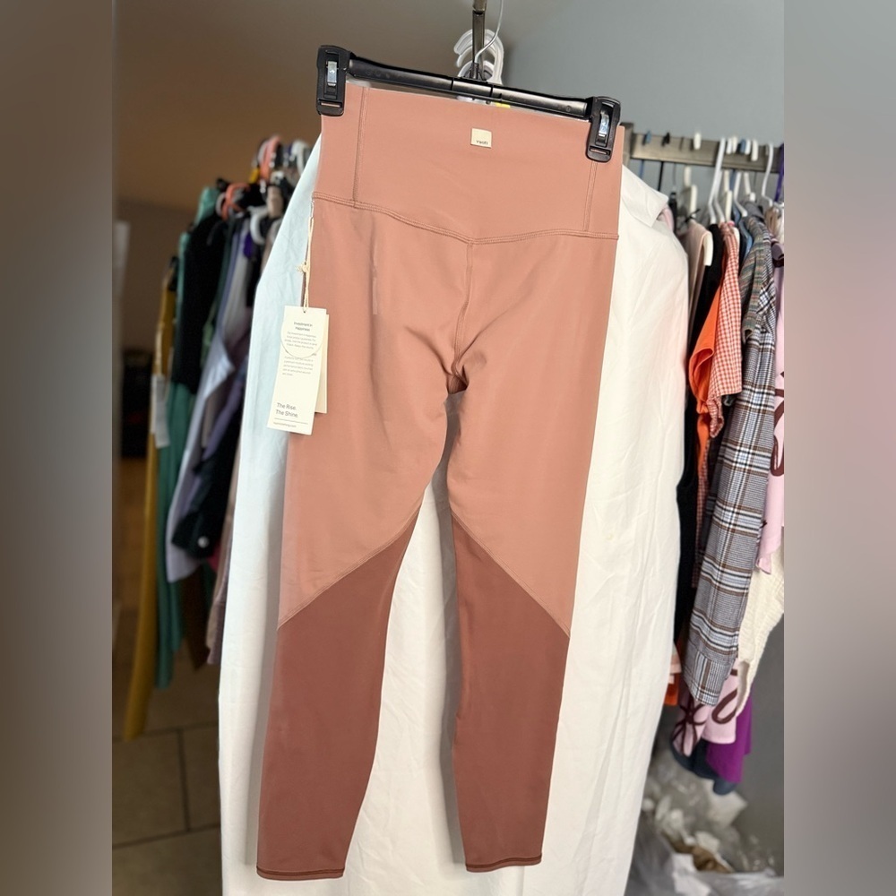 Vuori Colorblock Studio Legging Light Terracotta Size Small NEW WITH TAGS - Picture 1 of 3